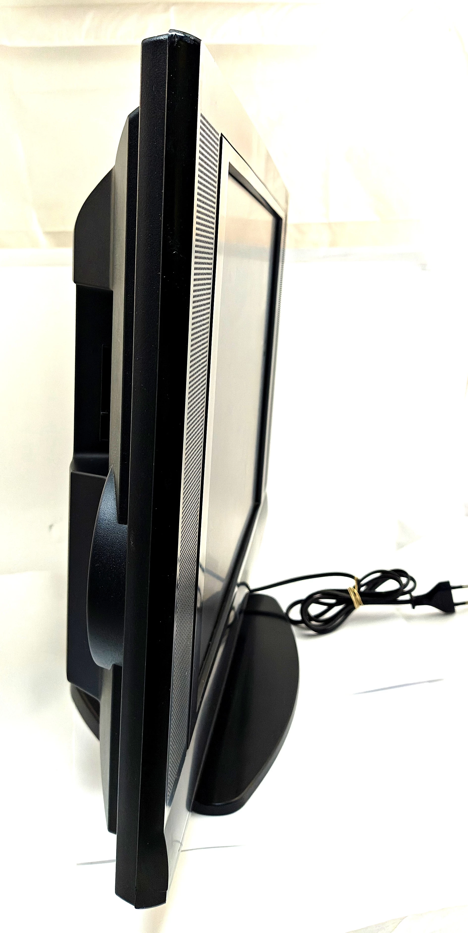 telewizor-lcd-funai-lc5-d20bb-20-stan-11323-2