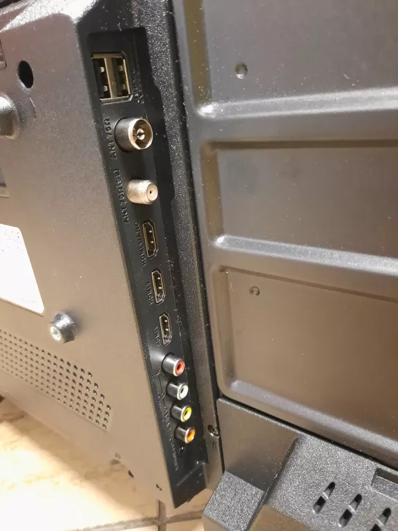 TELEWIZOR SHARP 32HA1705E / 50-60 HZ / 32 CALE /*OKAZJA*