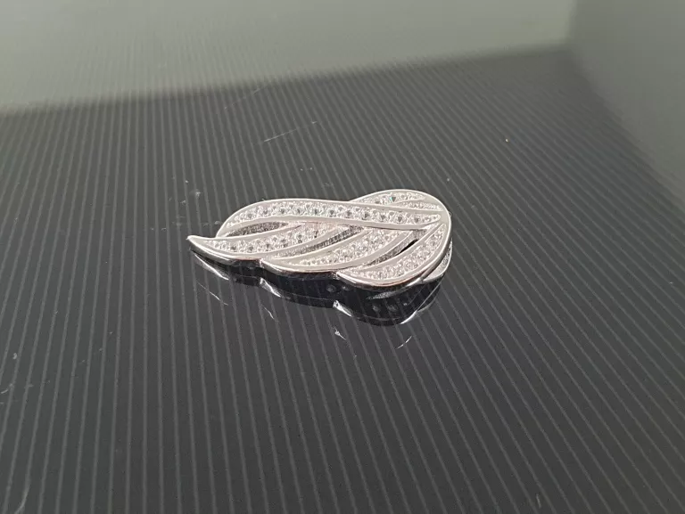 SREBRNA ZAWIESZKA LIŚĆ  1,3 G  DŁ 2 CM [925]