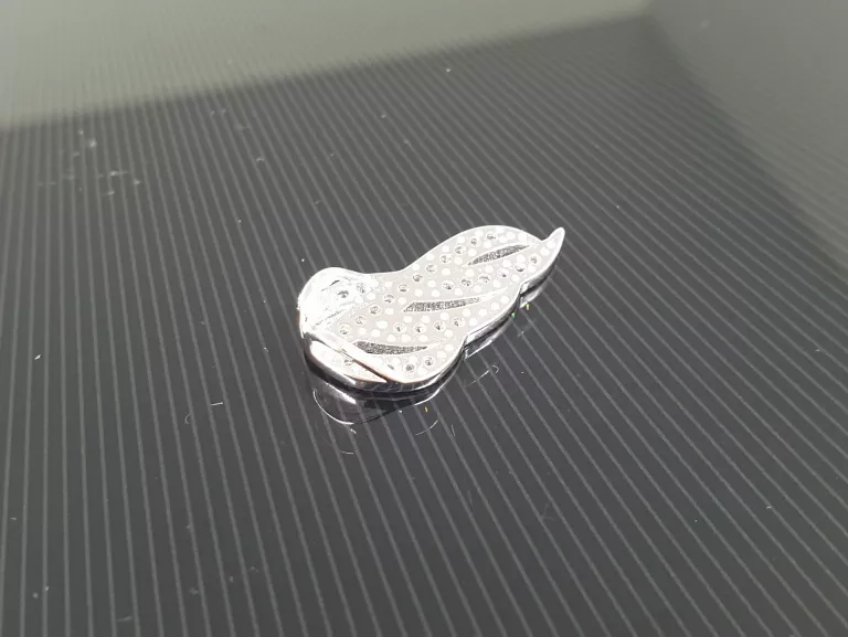 SREBRNA ZAWIESZKA LIŚĆ  1,3 G  DŁ 2 CM [925]