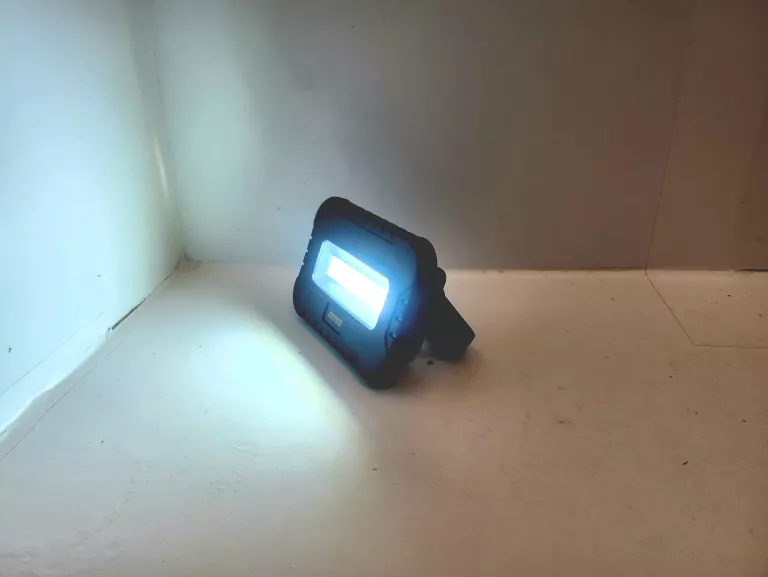 LAMPKA WARSZTATOWA LED 500LM NITEO