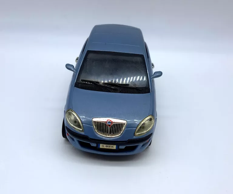 MODEL AUTO LANCIA YPSILON