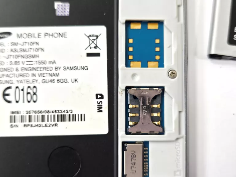 SMARTFON SAMSUNG GALAXY J7 2016 1,5 GB / 16 GB 4G (LTE)