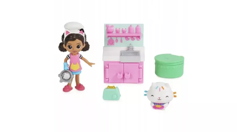 LALKA KOCI DOMEK GABI W KUCHNI + MEBLE DO DOMKU FIGURKA