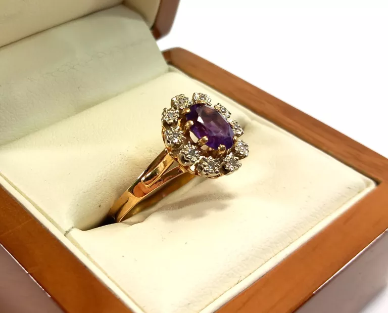 CZARUJĄCY ZŁOTY PIERŚCIONEK Z AMETYSTEM I DIAMENTAMI PR.750 R.23