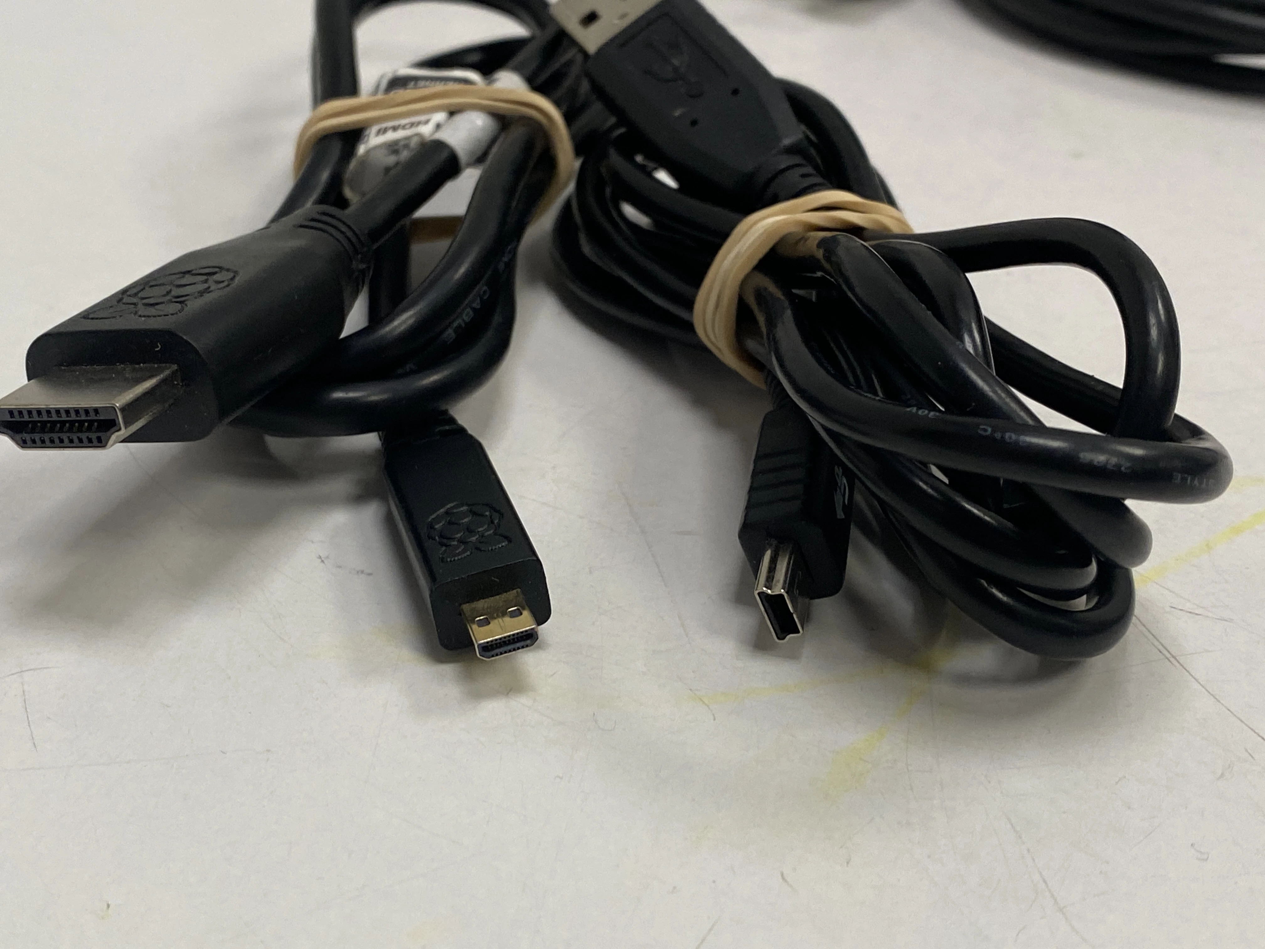 mikrokomputer-raspberry-pi-4-b-2gb-stan-11323-2