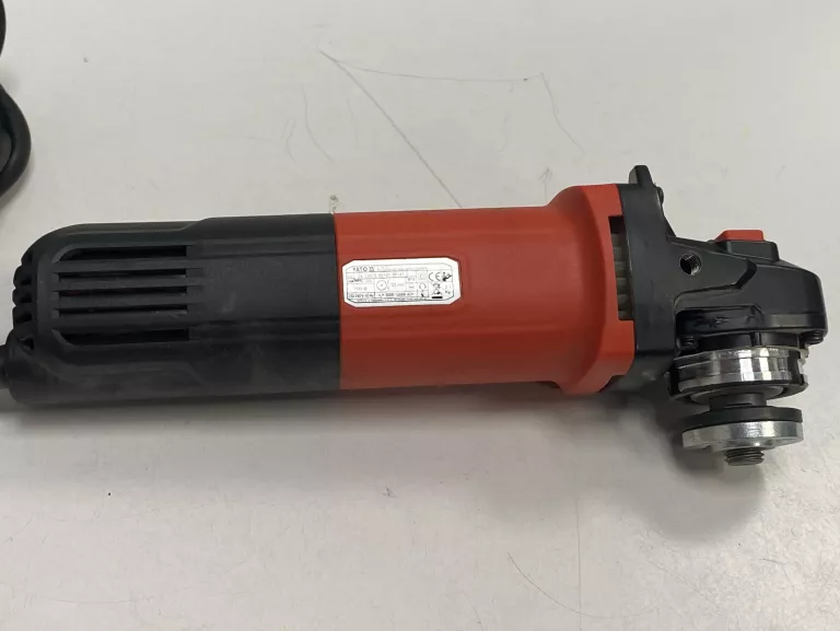 SZLIFIERKA KĄTOWA YATO YT-82101 1100W