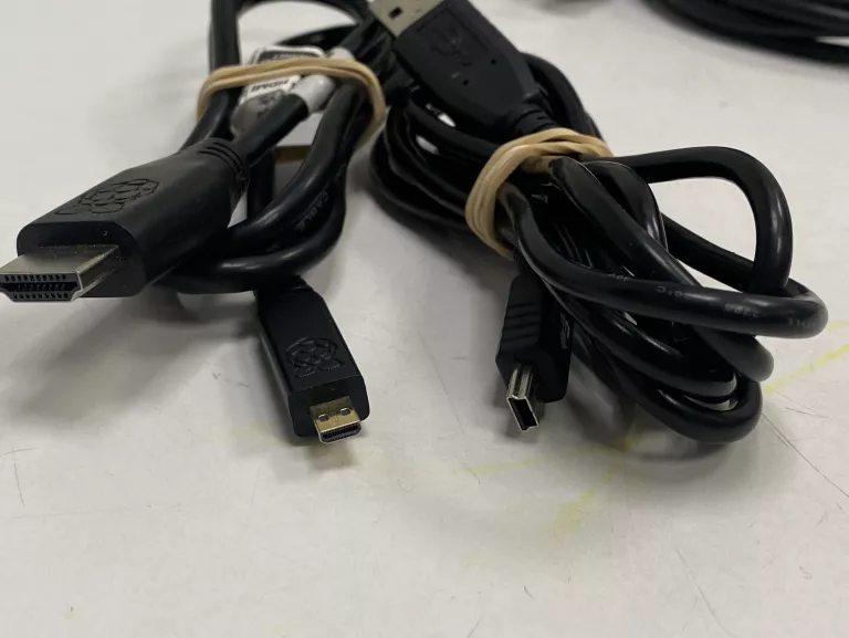 MIKROKOMPUTER RASPBERRY PI 4 B 2GB
