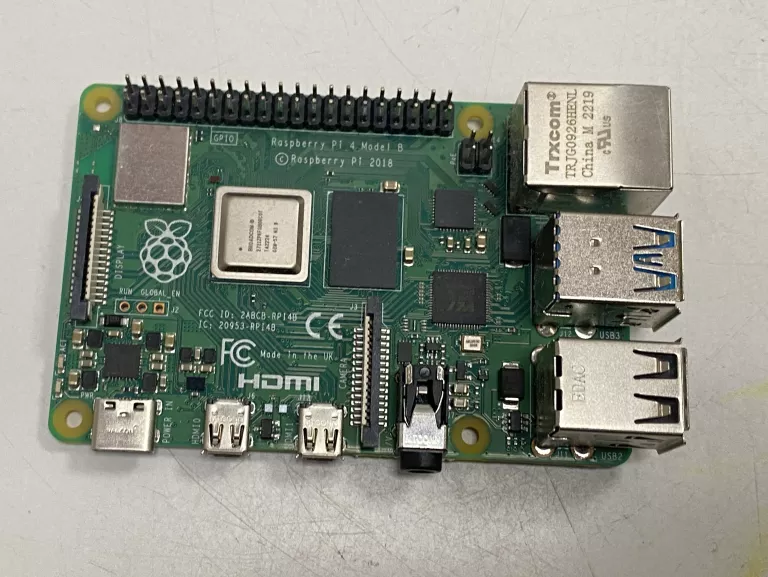 MIKROKOMPUTER RASPBERRY PI 4 B 2GB