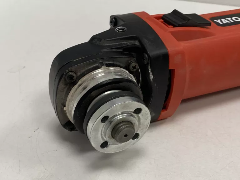 SZLIFIERKA KĄTOWA YATO YT-82101 1100W