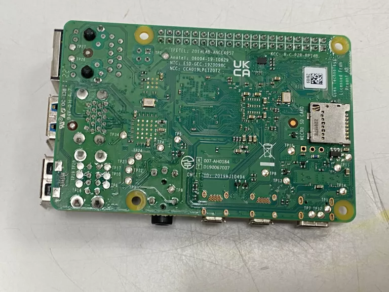 MIKROKOMPUTER RASPBERRY PI 4 B 2GB