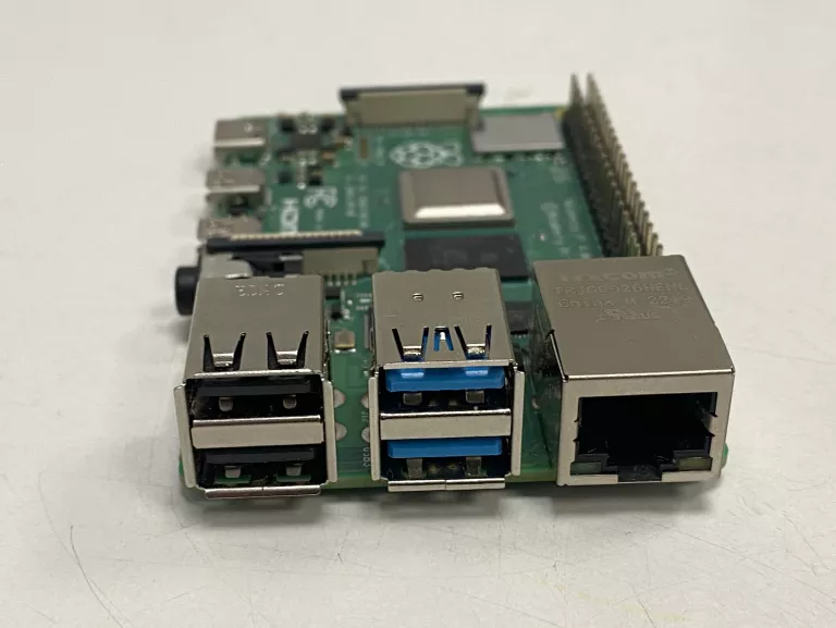 MIKROKOMPUTER RASPBERRY PI 4 B 2GB