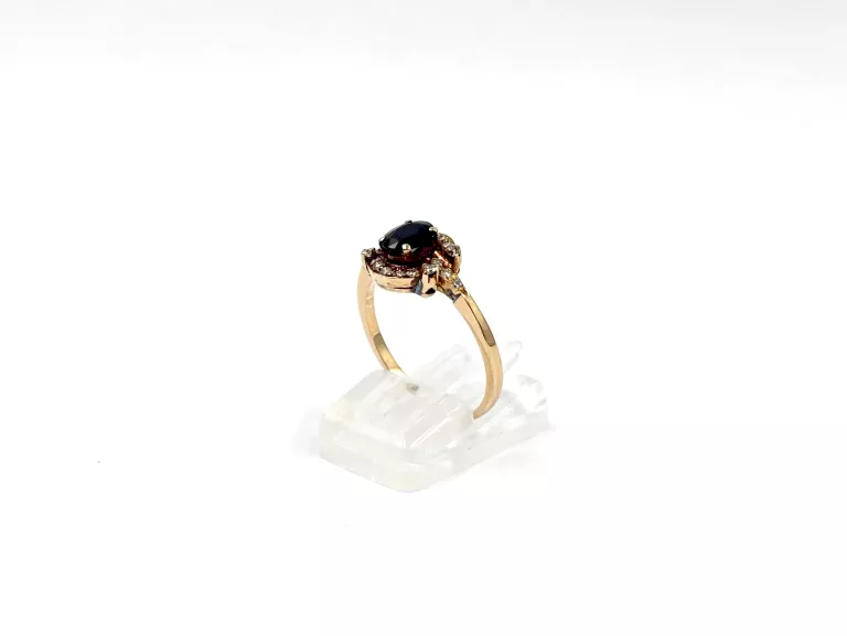 ZŁOTY PIERŚCIONEK Z SZAFIREM I DIAMENTAMI 375 2,56G R17 0,18CT