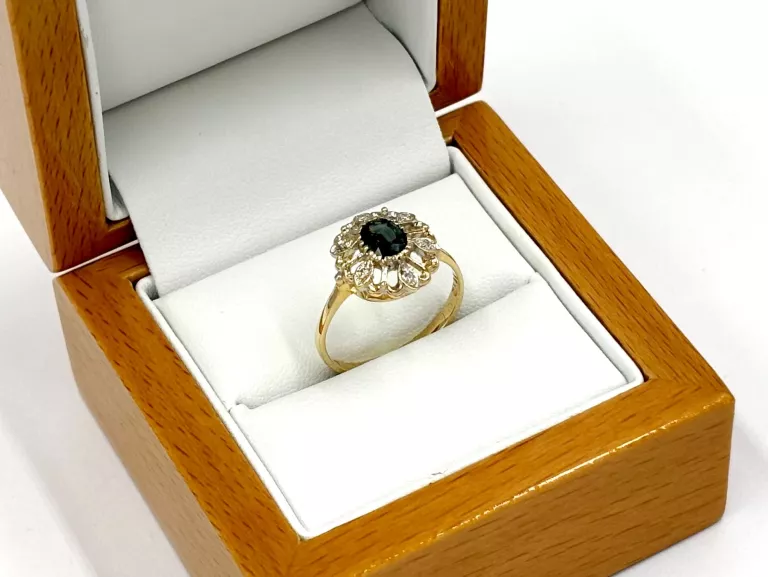 ZŁOTY PIERŚCIONEK Z SZAFIREM I DIAMENTAMI 585 2,74G R14 0,04CT