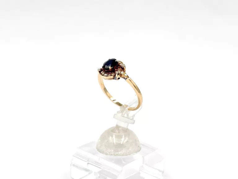 ZŁOTY PIERŚCIONEK Z SZAFIREM I DIAMENTAMI 375 2,56G R17 0,18CT