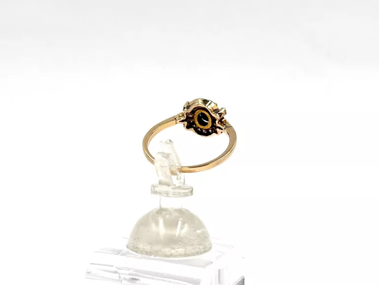 ZŁOTY PIERŚCIONEK Z SZAFIREM I DIAMENTAMI 375 2,56G R17 0,18CT