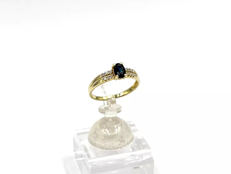 ZŁOTY PIERŚCIONEK Z SZAFIREM I DIAMENTAMI 585 1,76G R16 0,04CT