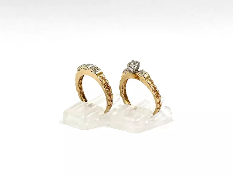 KOMPLET DWÓCH ZŁOTYCH PIERŚCIONKÓW Z DIAMENTAMI 585 4,87G R13 0,17CT