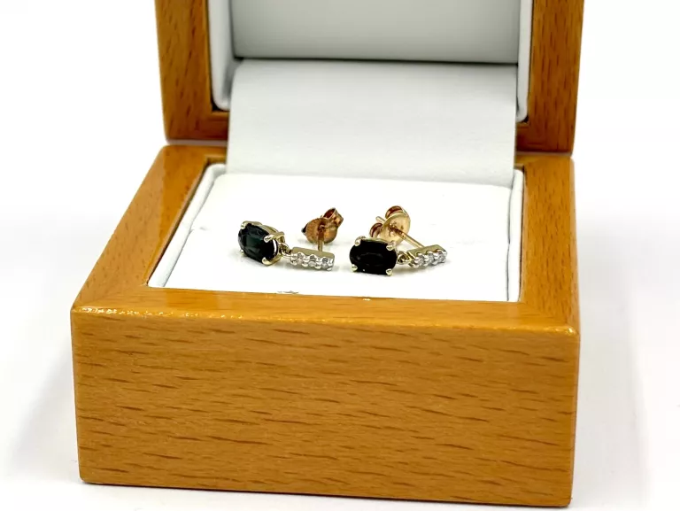 ZŁOTE KOLCZYKI Z SZAFIRAMI I DIAMENTAMI 585 1,29G 0,06CT SZTYFT