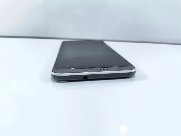 TELEFON HTC DESIRE 820