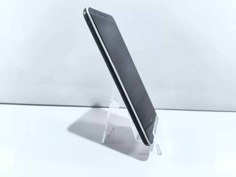 TELEFON HTC DESIRE 820