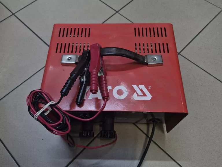 PROSTOWNIK SAMOCHODOWY YATO YT-8304 12/24 V 16 A 240 AH