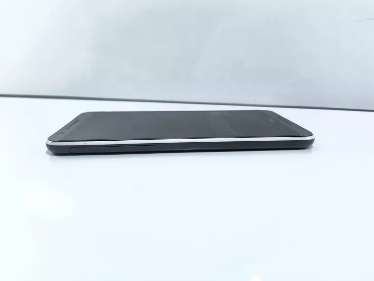 TELEFON HTC DESIRE 820