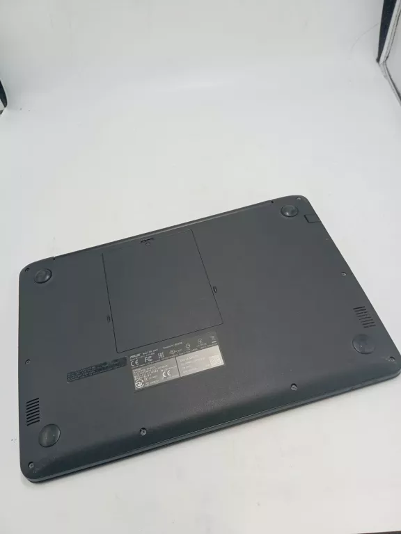 LAPTOP ASUS E402Y AMD E2-7015/AMD RADEON R2/250/4 GB + ZASILACZ