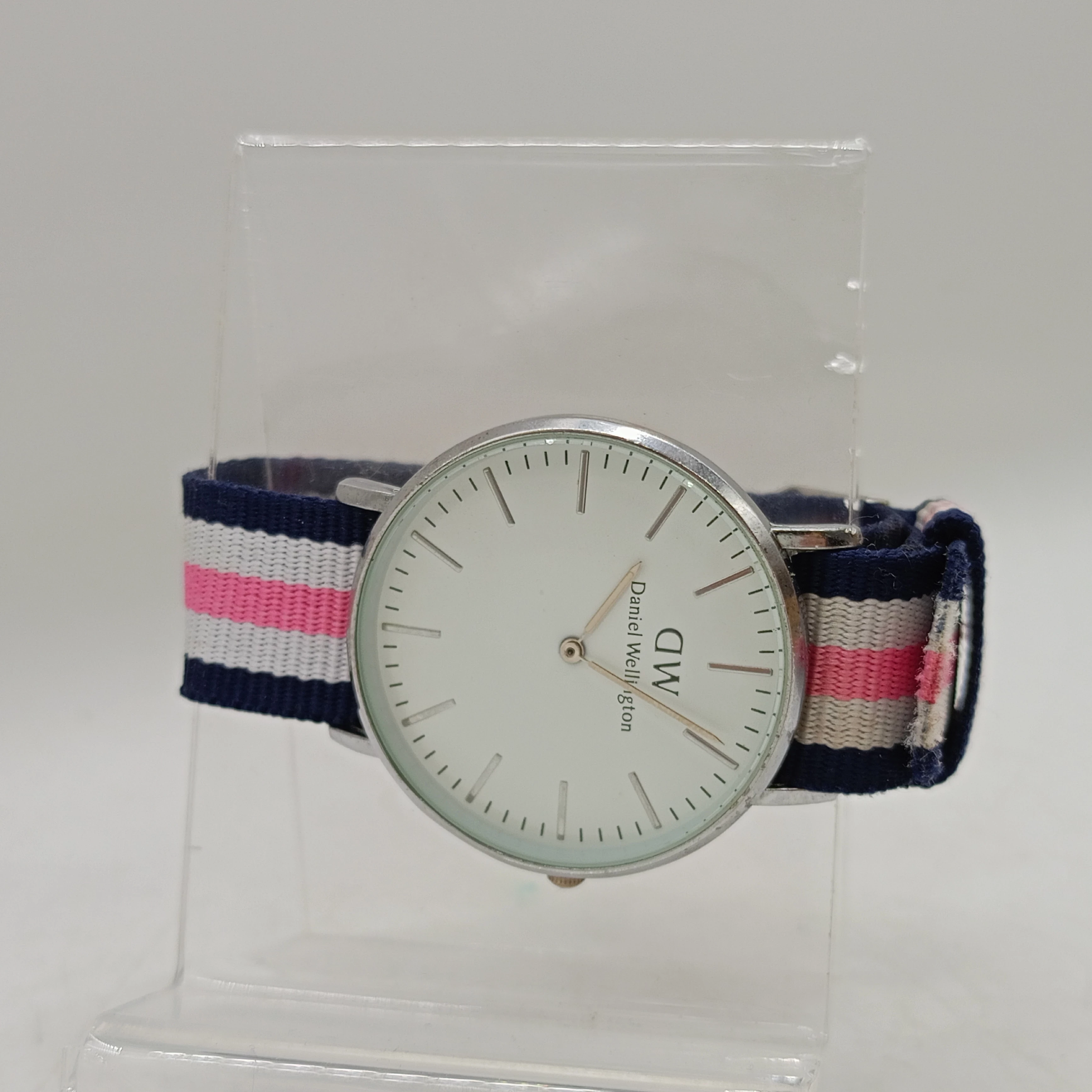 zegarek-nareczny-daniel-wellington-sikorskiego-1-starogard-gdanski