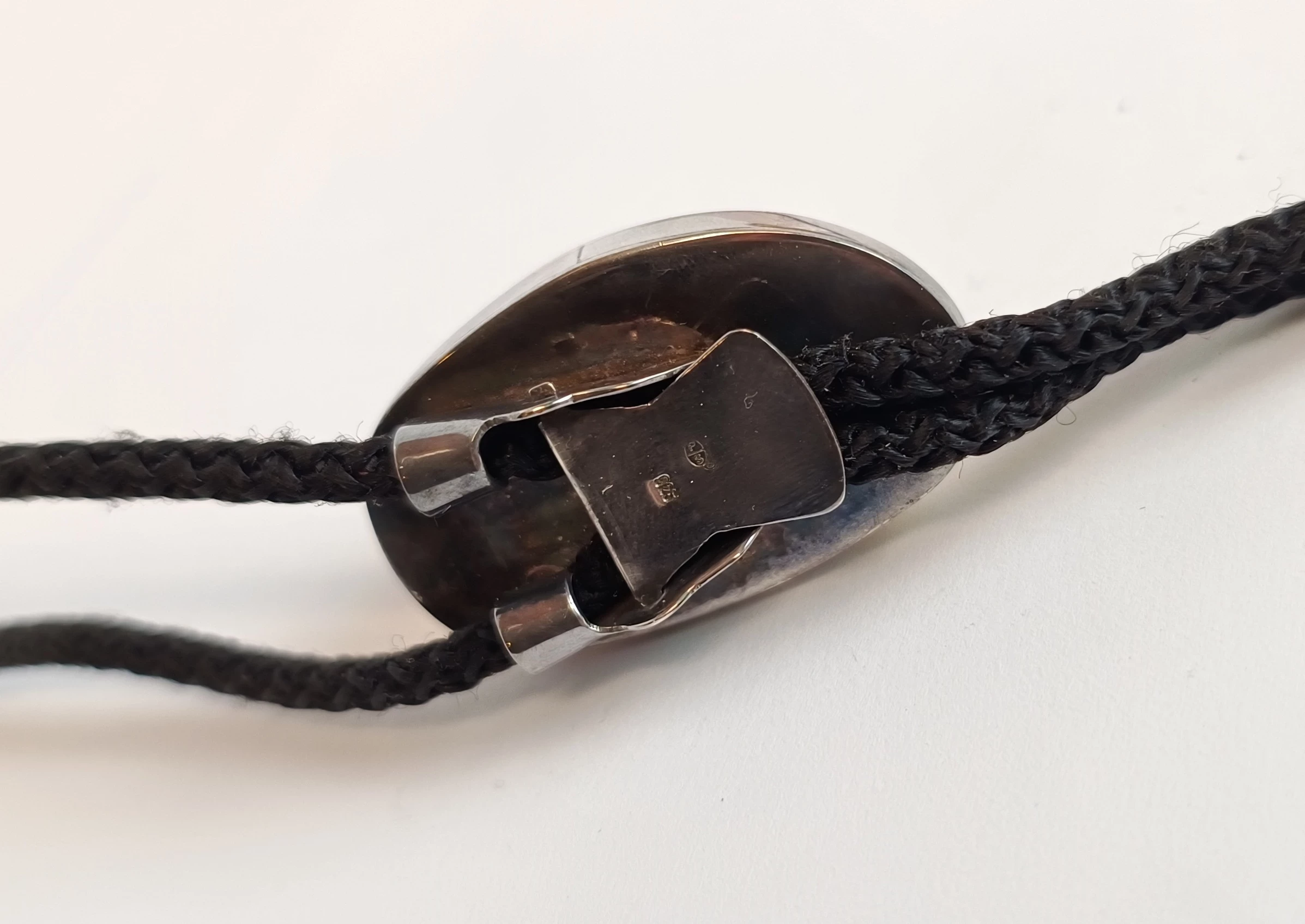 ciekawy-wisiorek-z-bursztynem-oraz-srebrem-92542g-stan-opakowania-229205-340257