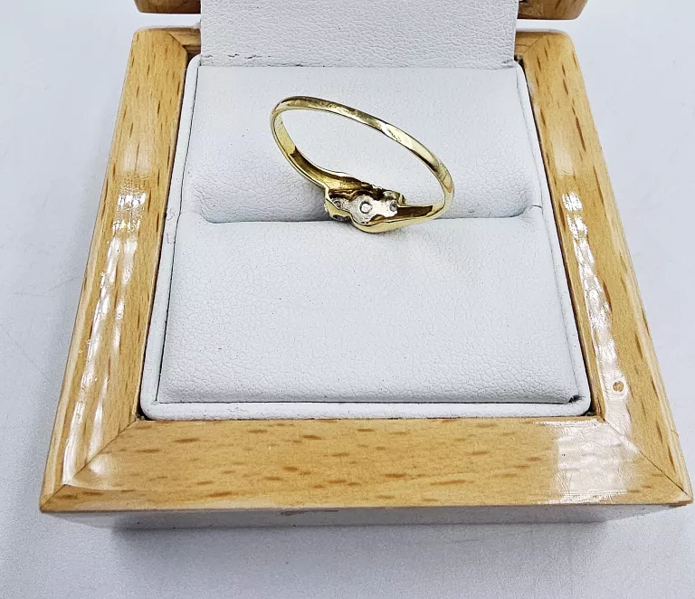 ZŁOTY PIERŚCIONEK Z DIAMENTAMI 1,52GR, P.750 + CERTYFIKAT