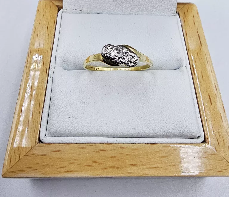 ZŁOTY PIERŚCIONEK Z DIAMENTAMI 1,52GR, P.750 + CERTYFIKAT