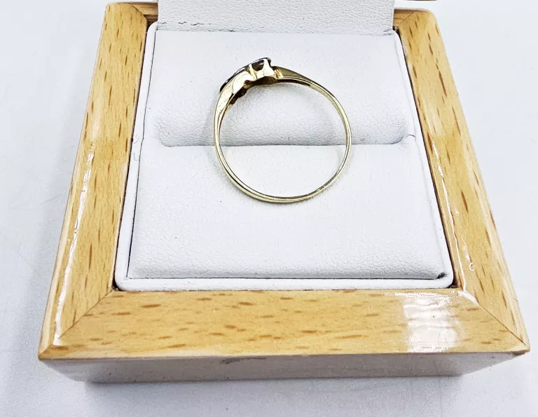 ZŁOTY PIERŚCIONEK Z DIAMENTAMI 1,52GR, P.750 + CERTYFIKAT