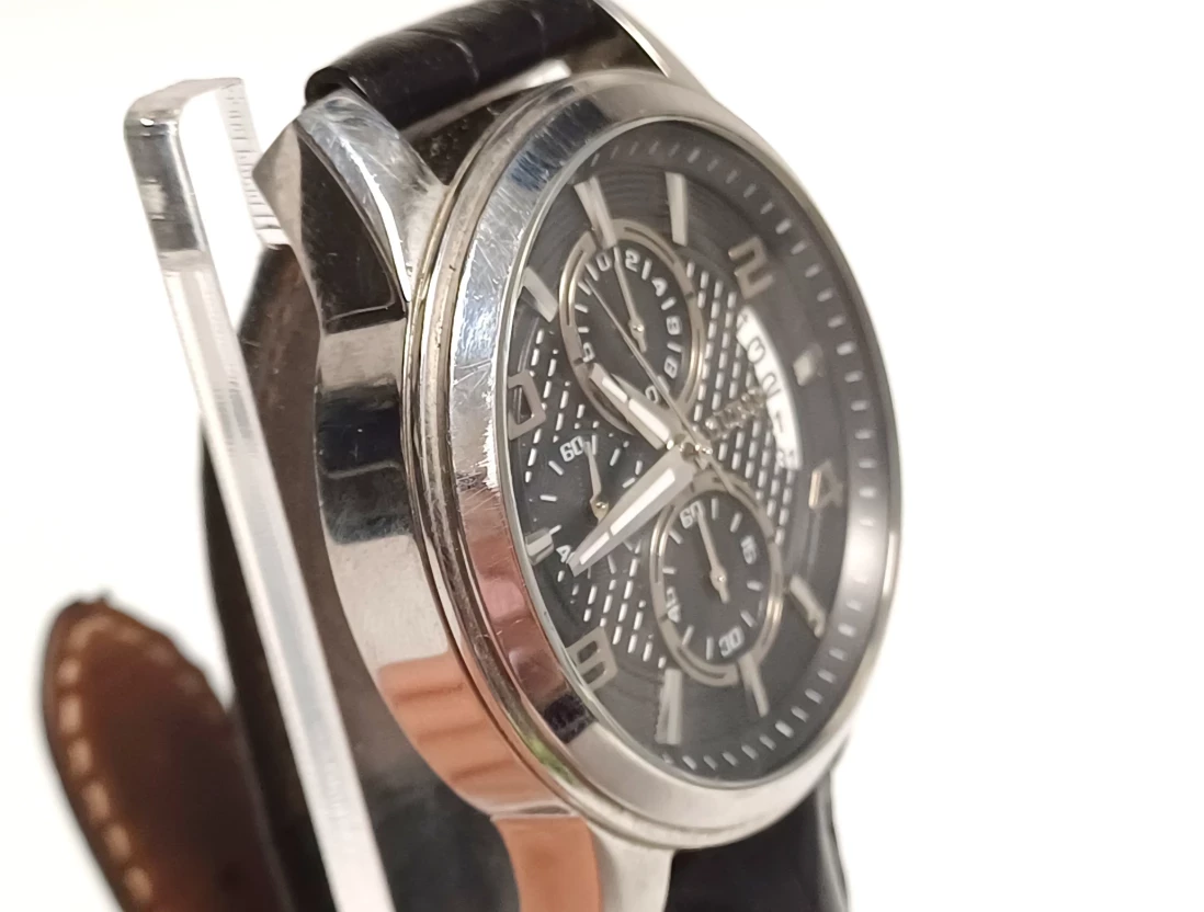 zegarek-meski-guess-w0076g1-ksztalt-koperty-129223-2