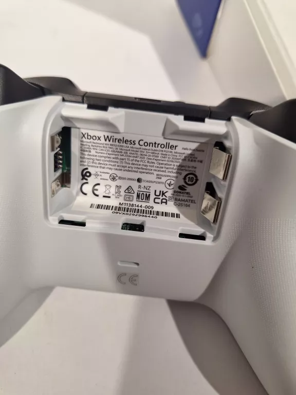 KONTROLER XBOX SERIES X/S SHOCK BLUE PAD BEZPRZEWODOWY NIEBIESKI IMEI 8898