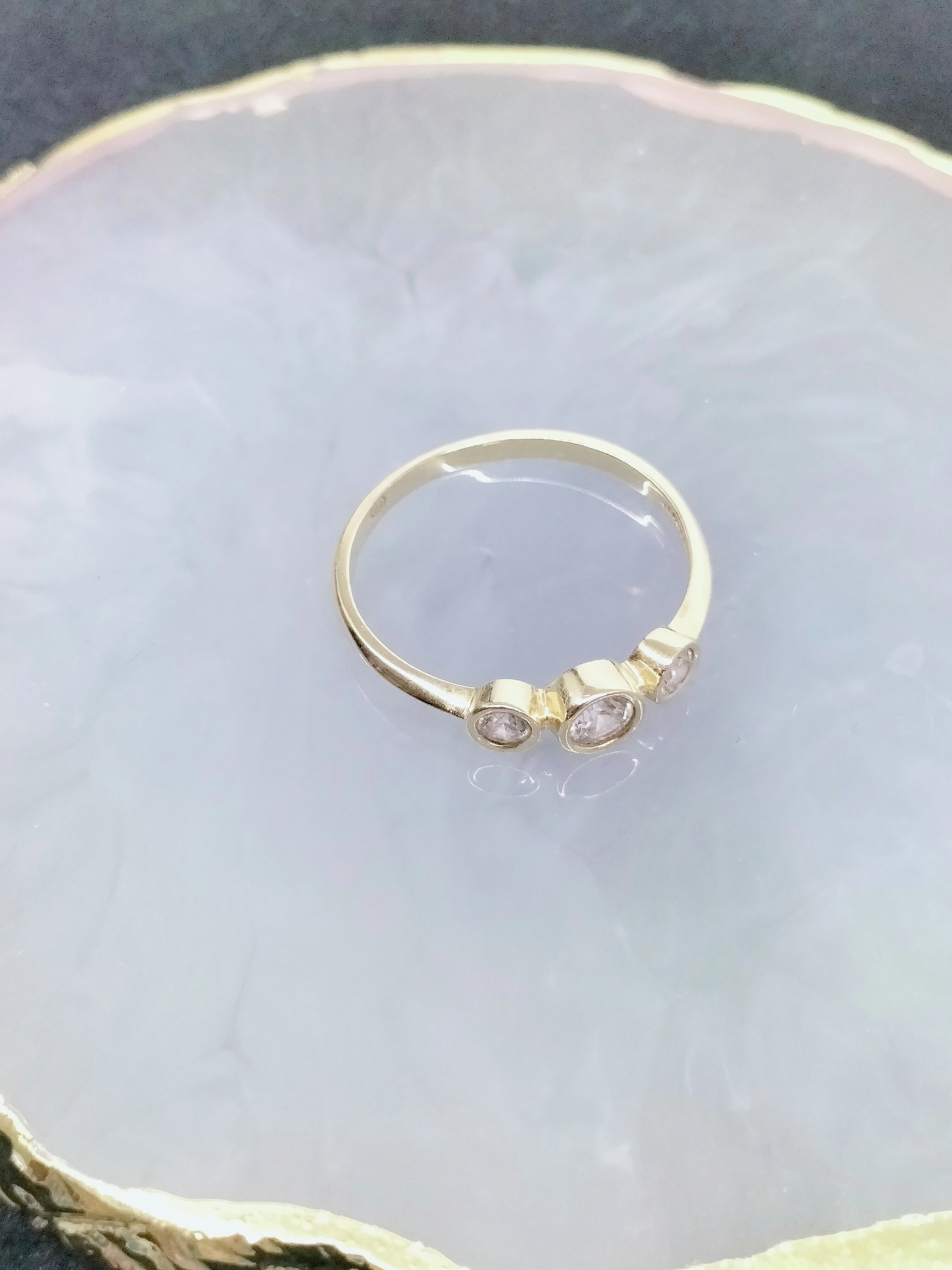 zloty-pierscionek-z-trzema-oczkami-z-cyrkoniami-p585-r19-175g-kamien-17088-128