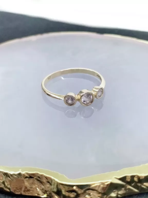 zloty-pierscionek-z-trzema-oczkami-z-cyrkoniami-p585-r19-175g-sienkiewicza-58a-malbork