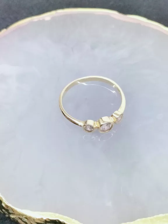 zloty-pierscionek-z-trzema-oczkami-z-cyrkoniami-p585-r19-175g-kamien-17088-128