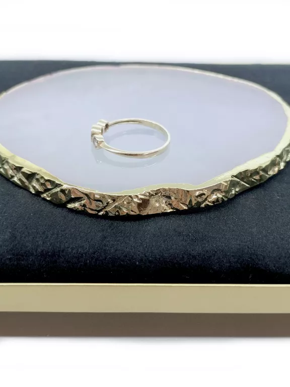 zloty-pierscionek-z-trzema-oczkami-z-cyrkoniami-p585-r19-175g-stan-11323-2