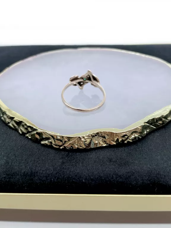 piekny-zloty-pierscionek-z-zielonym-oczkiem-p585-r16-230g-stan-11323-2