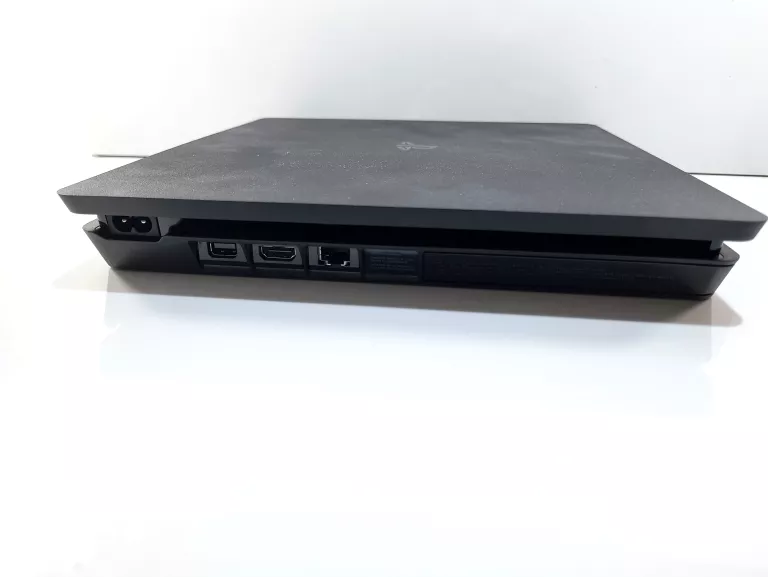 KONSOLA PS4 + PAD + OKABLOWANIE [KARTON]