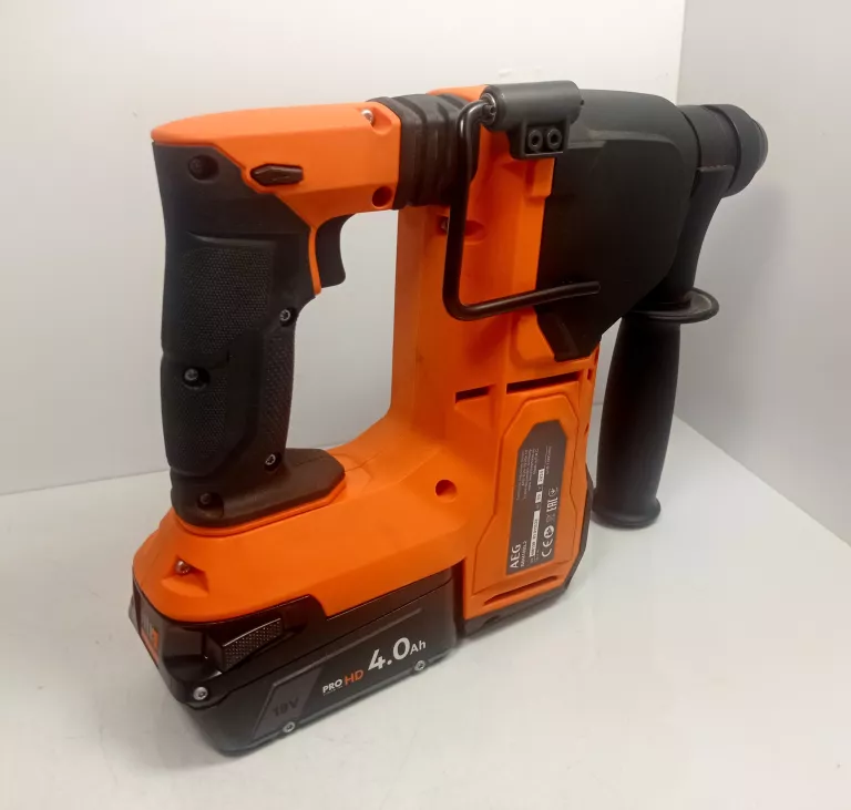MŁOT UDAROWY 2.5J BBH18BL2-0 AEG + AKU 4AH + ŁAD BL1418