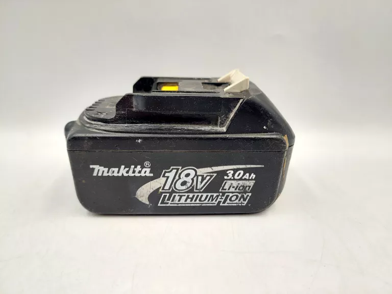 PILARKA TARCZOWA MAKITA DHS680 AKUMULATOROWA