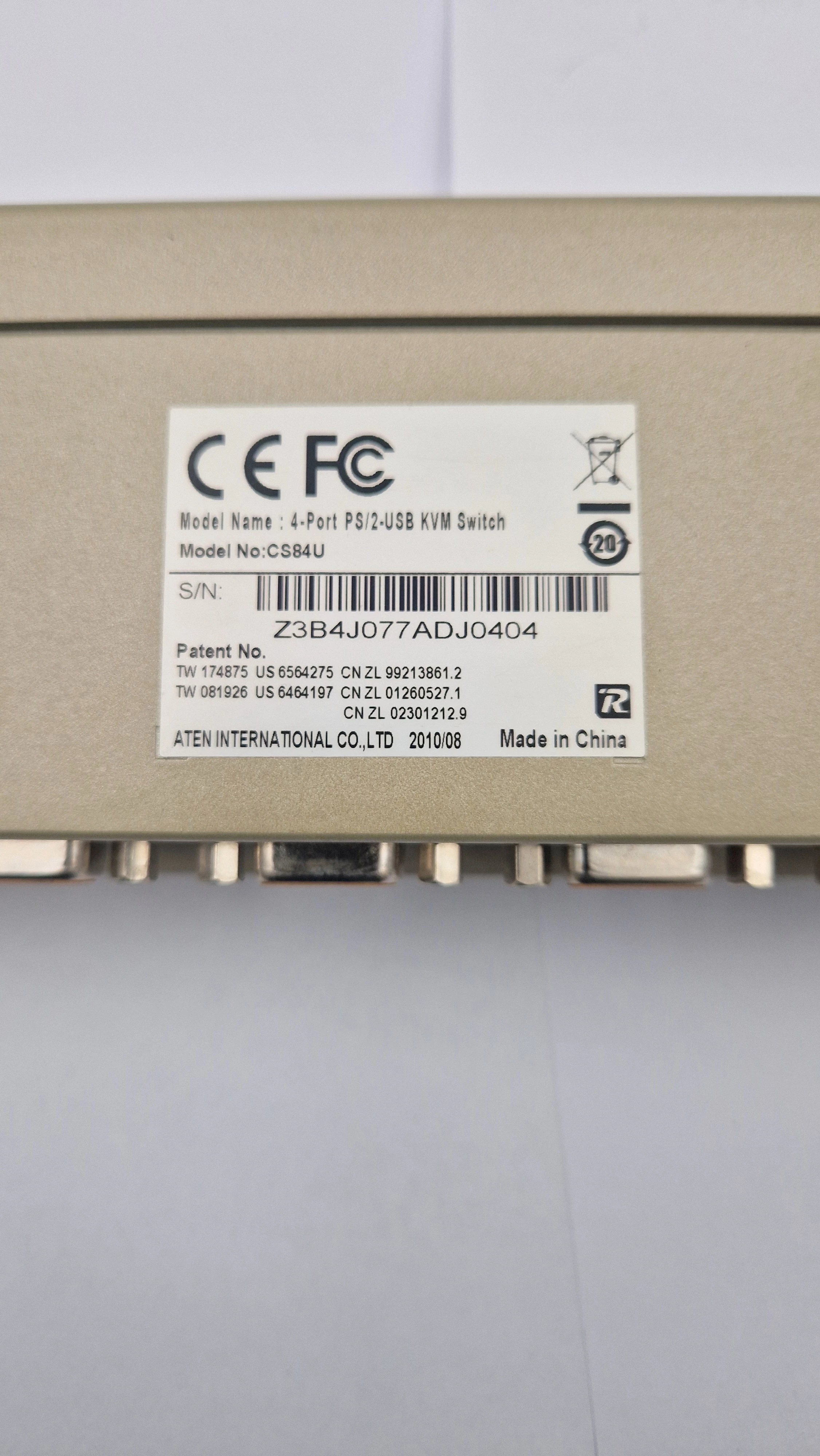 4-portowy-przelacznik-cubiq-aten-cs84u-stan-11323-2