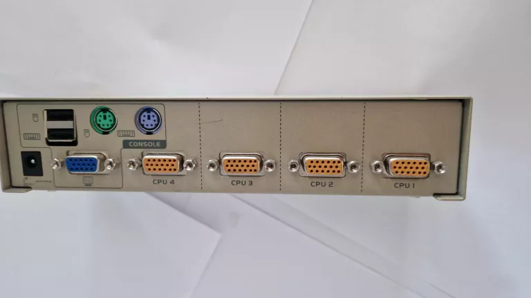 4-portowy-przelacznik-cubiq-aten-cs84u-kod-producenta-cs84u-at