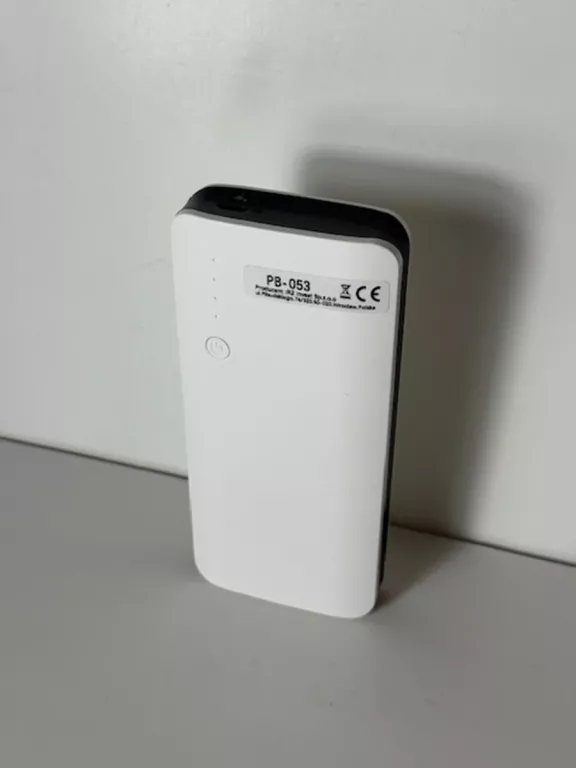 POWERBANK 20 000 MAH + KABEL 3XUSB BIAŁY MODEL NO PB-053