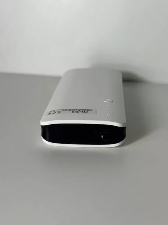POWERBANK 20 000 MAH + KABEL 3XUSB BIAŁY MODEL NO PB-053