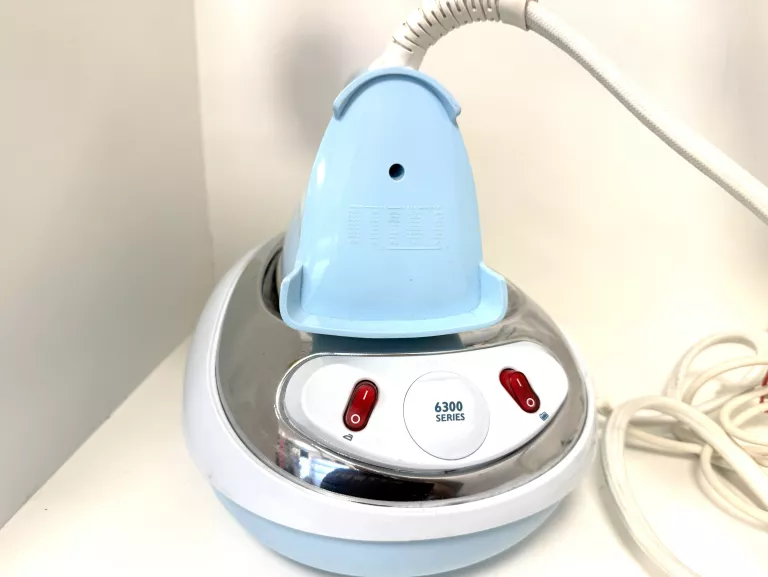 ŻELAZKO ZE STACJĄ PAROWĄ PHILIPS 6300 SERIES