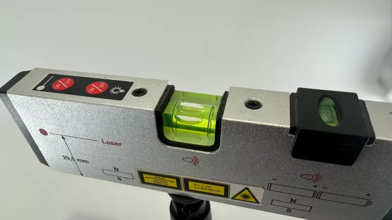 POZIOMICA Z LASEREM POWERFIX Z30859 WARTO OKAZJA