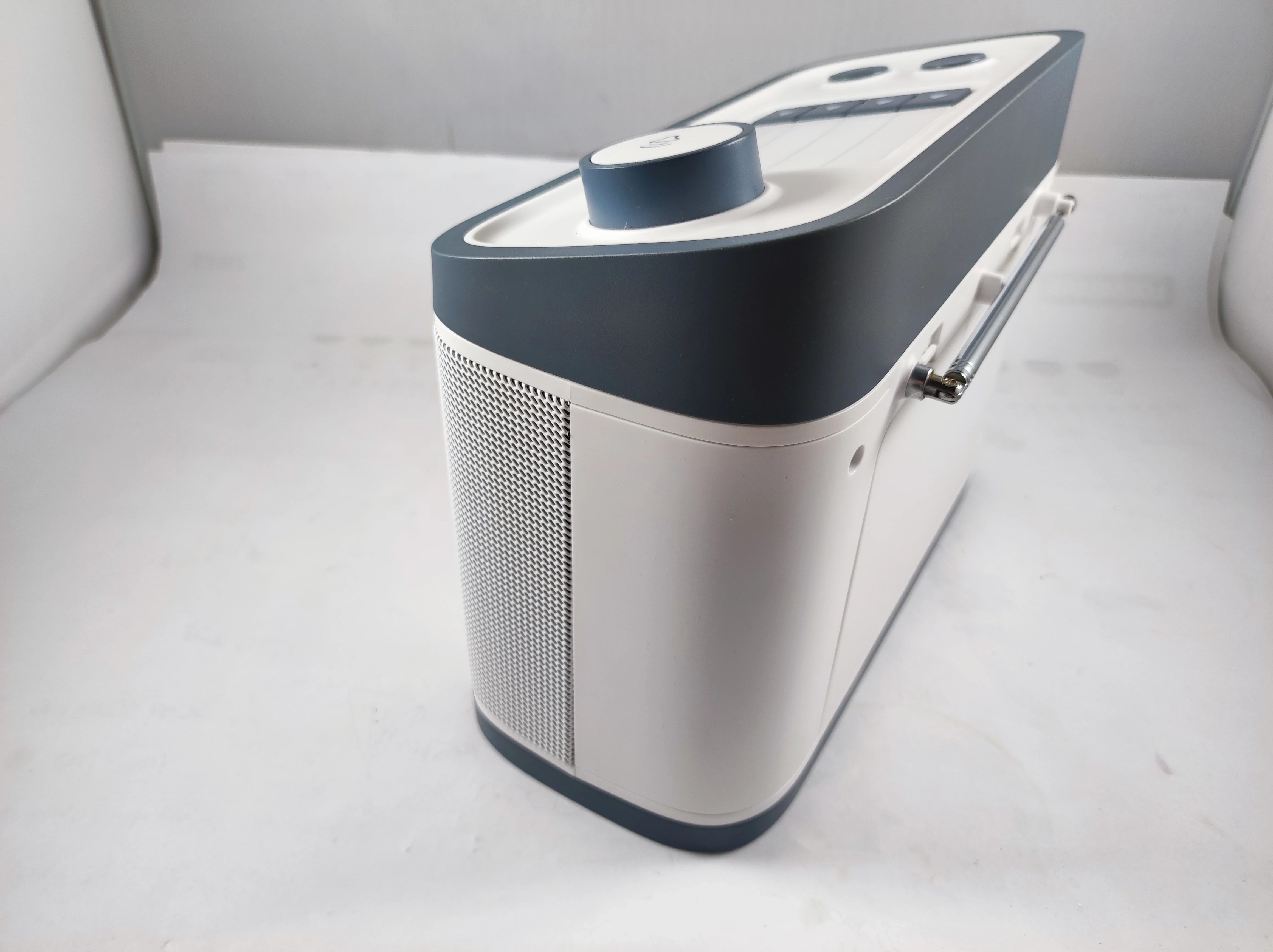 radio-sieciowo-bateryjne-dab-fm-relish-pudelko-funkcje-225922-256